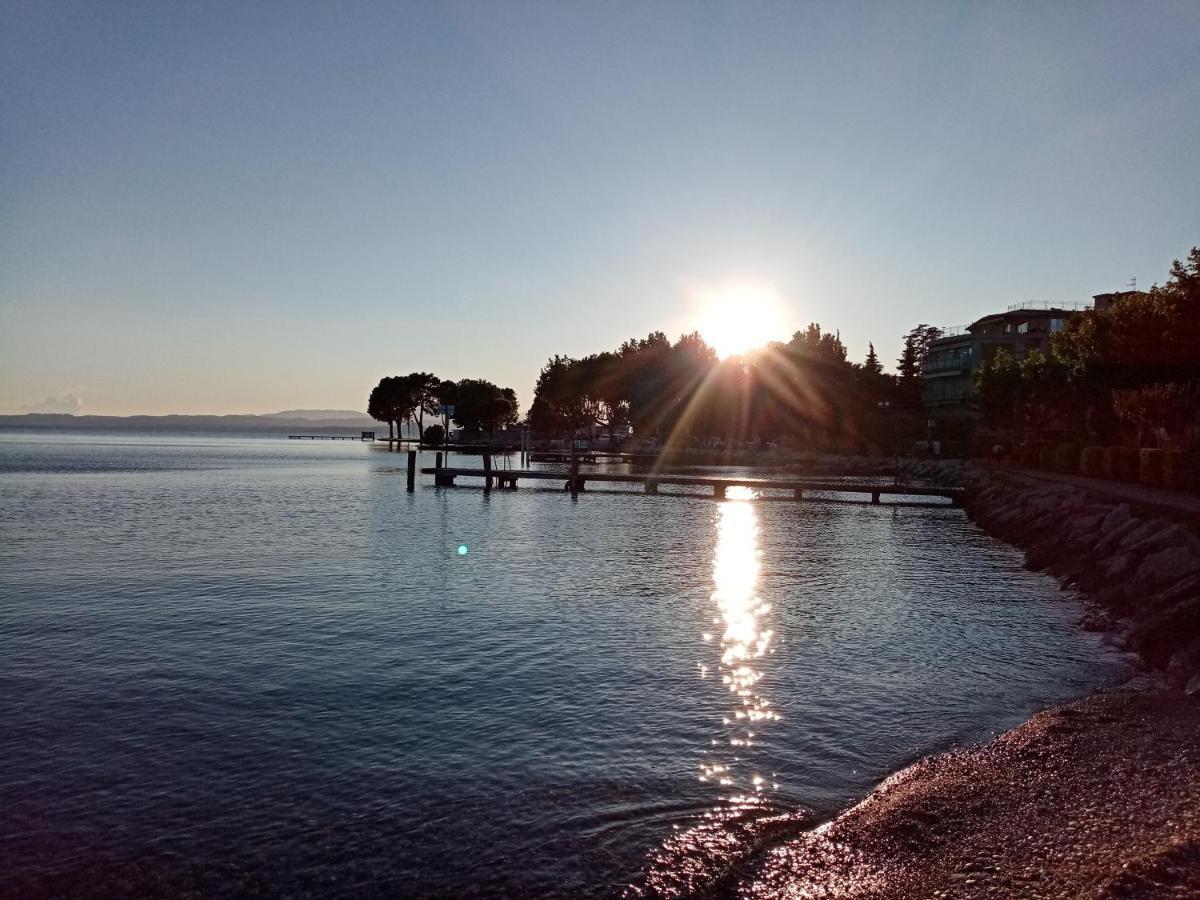 Villetta Daniela - A Due Passi Dalla Spiaggia Sirmione Dış mekan fotoğraf